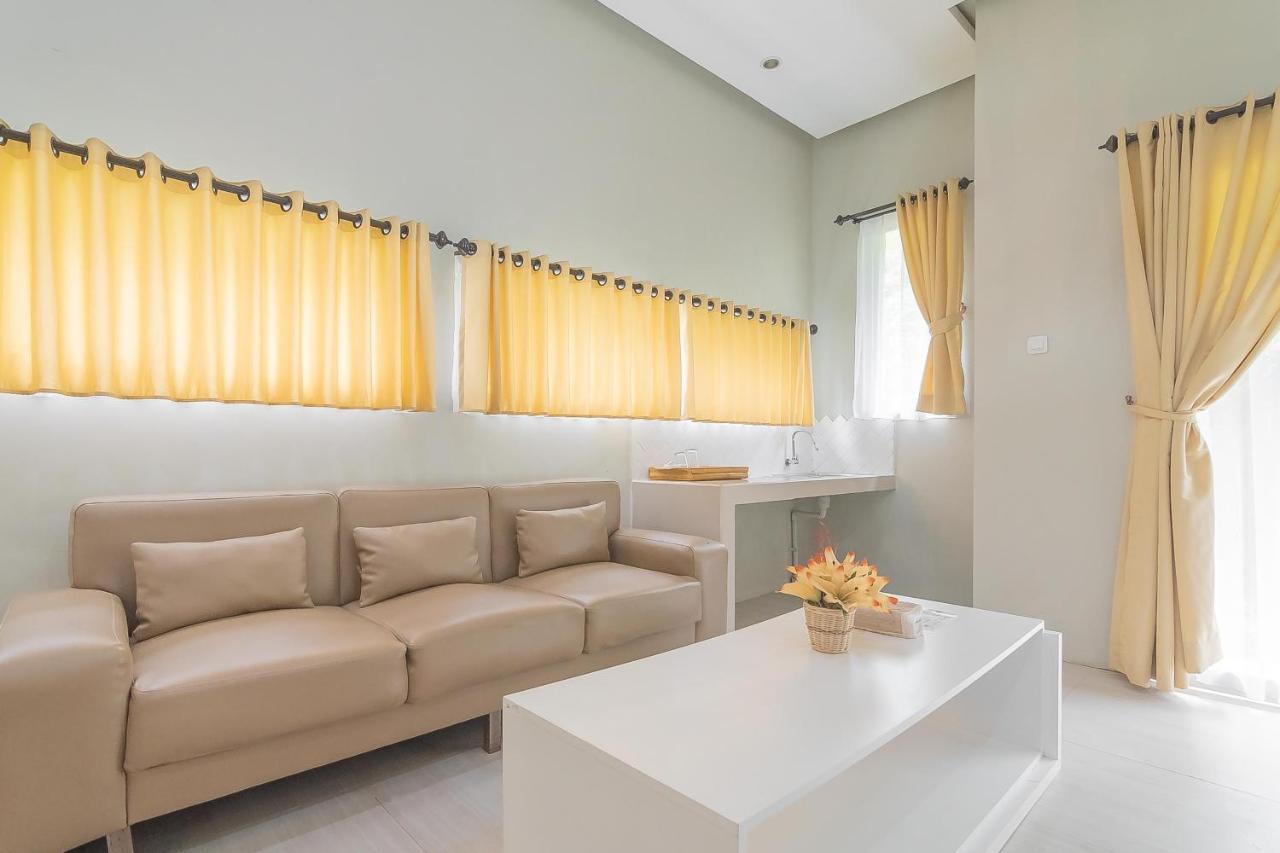 Reddoorz Resort Syariah Near D'Castello Ciater Субанг Екстер'єр фото
