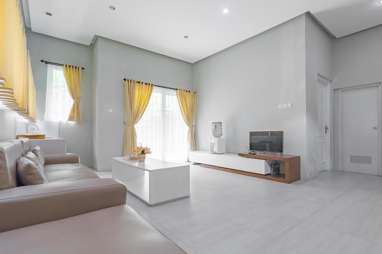 Reddoorz Resort Syariah Near D'Castello Ciater Субанг Екстер'єр фото