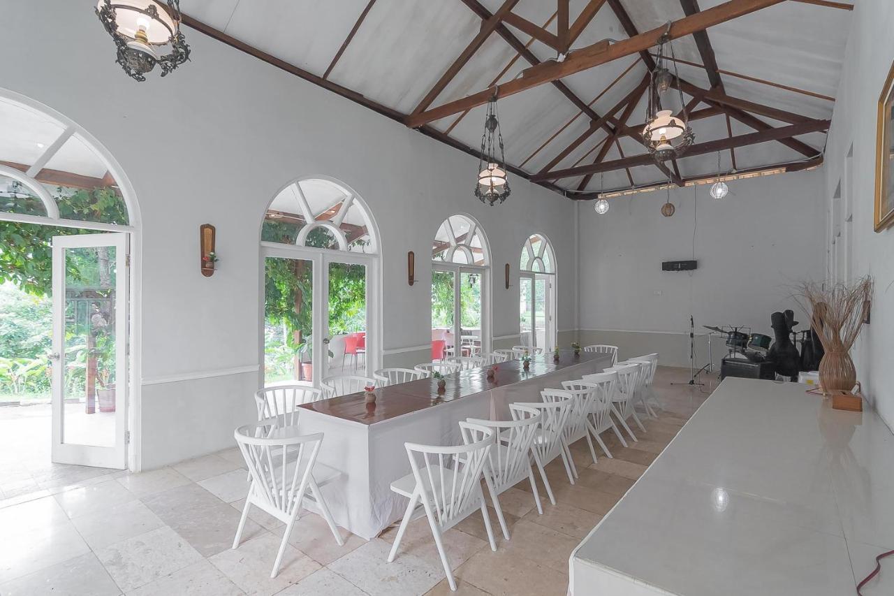Reddoorz Resort Syariah Near D'Castello Ciater Субанг Екстер'єр фото